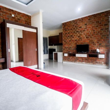 Reddoorz Plus Near Kualanamu Airport Medan Exterior photo