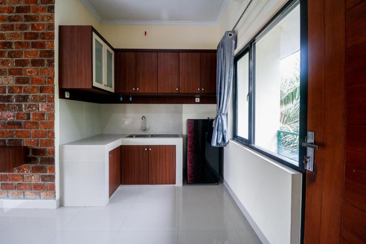 Reddoorz Plus Near Kualanamu Airport Medan Exterior photo